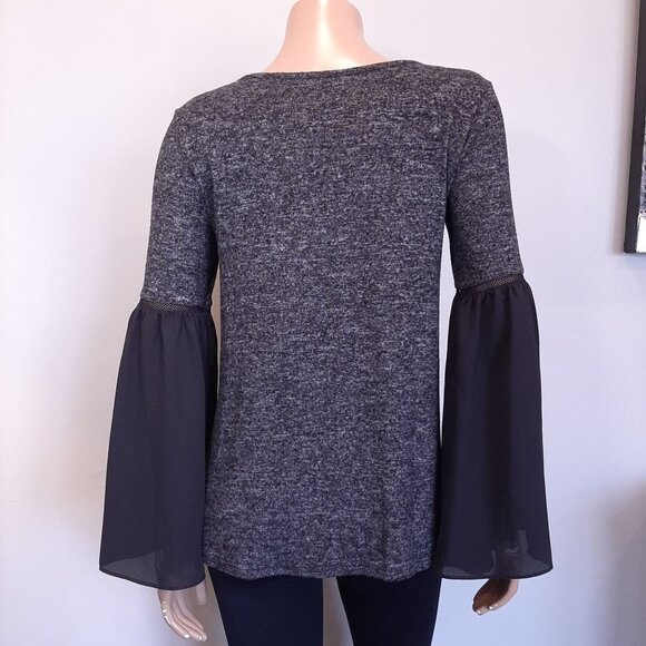 Design Lab Chiffon Bell Flare Sleeve Flowy Top Womens Size Small Black Grey - Picture 3 of 12